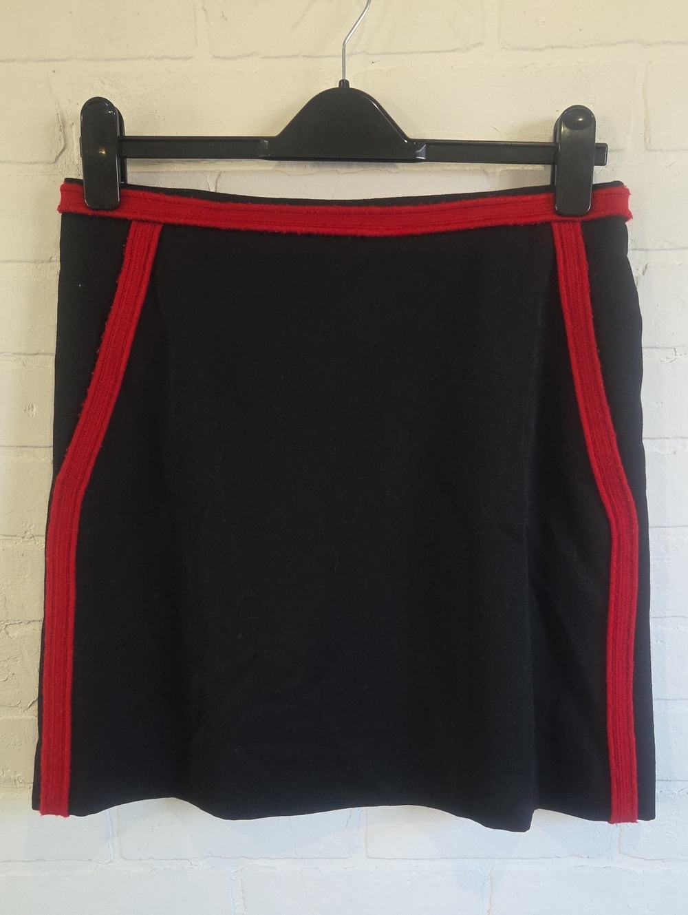 Lanvin Winter 2015 Wool Mini Skirt with Red Trim And Silk Lining